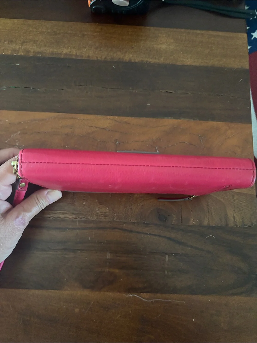Fossil bright pink